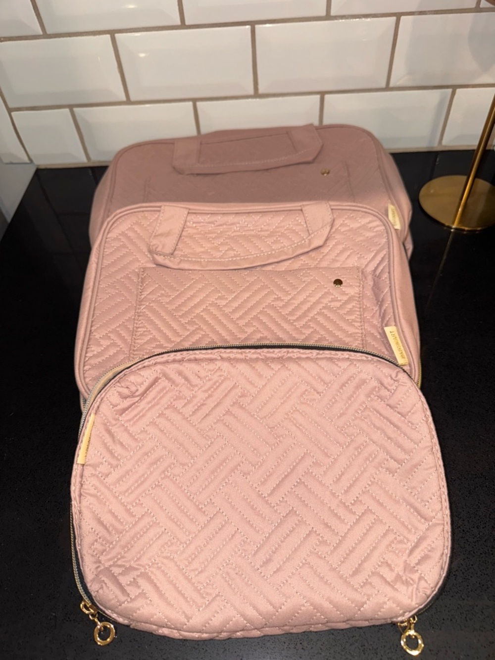 Bag Smart 2 travel bags 1 tech bag.